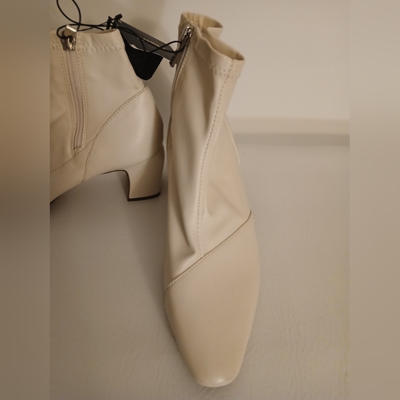 Women's Forever 21 ivory faux leather muss calf length boot Sz8M side zip - Picture 6 of 14